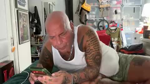 Snapshot of hotstuff775616 chatting on November 10, 2:21 am hotstuff775616 online show from November 10, 2:21 am