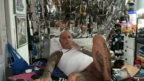 hotstuff775616 online show from April 28, 2:10 am