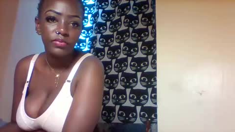 Snapshot of hott_amalia chatting on December 5, 1:52 pm Amalia online show from December 5, 1:52 pm