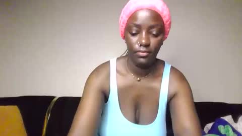 Snapshot of hott_amalia chatting on December 21, 11:56 pm Amalia online show from December 21, 11:56 pm