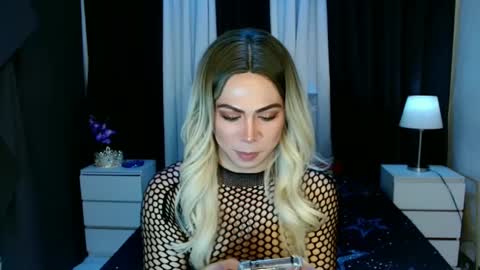 Snapshot of hott_summerr chatting on February 28, 8:50 pm Alex Summer online show from February 28, 8:50 pm