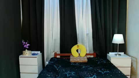 Snapshot of hott_summerr chatting on March 1, 6:11 pm Alex Summer online show from March 1, 6:11 pm