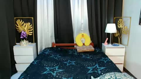 Snapshot of hott_summerr chatting on March 12, 9:24 pm Alex Summer online show from March 12, 9:24 pm