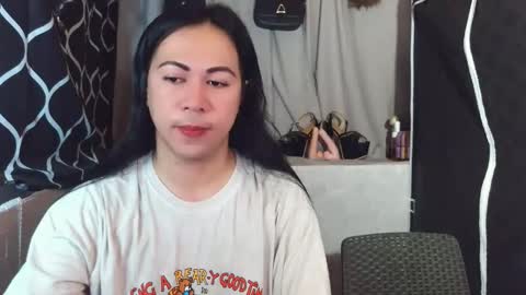 Snapshot of hott_summerr chatting on June 7, 10:19 am Alex Summer online show from June 7, 10:19 am
