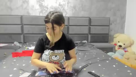 Snapshot of hottalicia2 chatting on February 15, 12:37 am hottalicia2 online show from February 15, 12:37 am