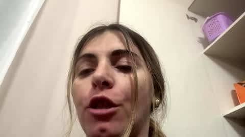 Snapshot of hottalicia2 chatting on December 16, 6:24 pm hottalicia2 online show from December 16, 6:24 pm