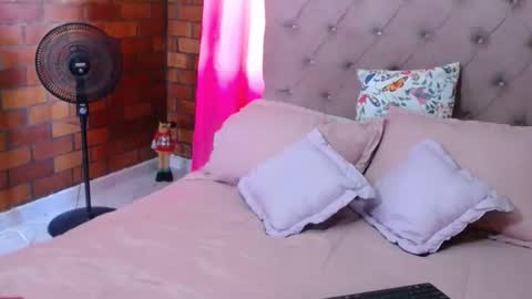 Snapshot of hottasttywoman chatting on November 25, 7:36 pm victorya karolyna online show from November 25, 7:36 pm