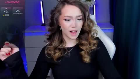 Snapshot of hottease_pvt chatting on November 22, 11:31 am hello Im Eva online show from November 22, 11:31 am