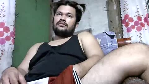 HottestPinoy32 online show from December 3, 3:55 pm