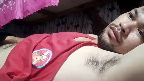 HottestPinoy32 online show from May 3, 11:00 pm