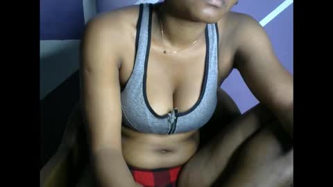 Snapshot of hottie_baddie14 chatting on September 13, 10:48 am hottie baddie14 online show from September 13, 10:48 am