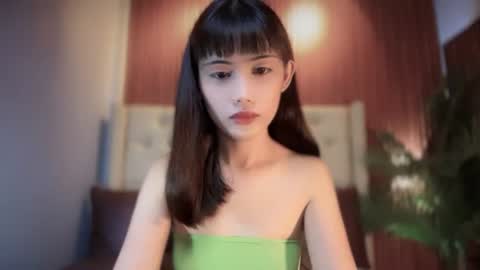 hottie_carlinexx online show from August 2, 5:06 am