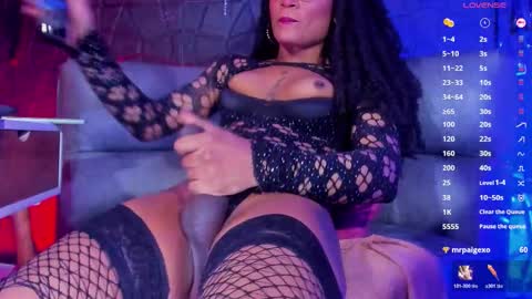 Snapshot of hottie_cristal chatting on January 17, 1:16 pm Marjorie online show from January 17, 1:16 pm