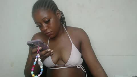 Snapshot of hottie_ebonie chatting on July 4, 7:47 am Ella online show from July 4, 7:47 am