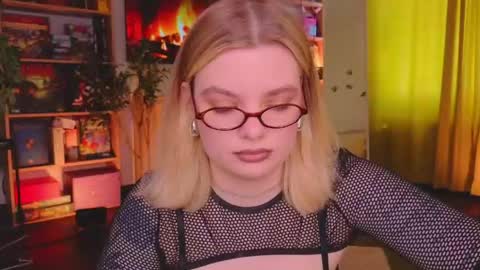 Snapshot of hottie_jane chatting on May 17, 10:00 am Jane online show from May 17, 10:00 am