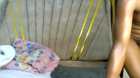 hottie_mammy online show from July 4, 6:52 am