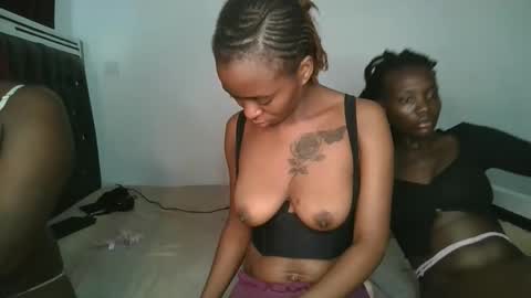 Snapshot of hottie_mistie chatting on April 18, 12:20 pm hottie_mistie online show from April 18, 12:20 pm