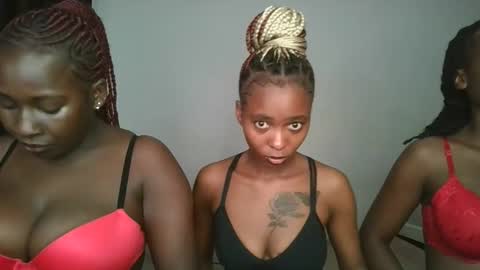 Snapshot of hottie_mistie chatting on April 20, 7:15 pm hottie_mistie online show from April 20, 7:15 pm