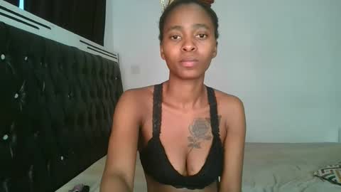 Snapshot of hottie_mistie chatting on May 16, 5:15 am hottie_mistie online show from May 16, 5:15 am