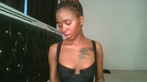 Snapshot of hottie_mistie chatting on May 17, 2:46 pm hottie_mistie online show from May 17, 2:46 pm