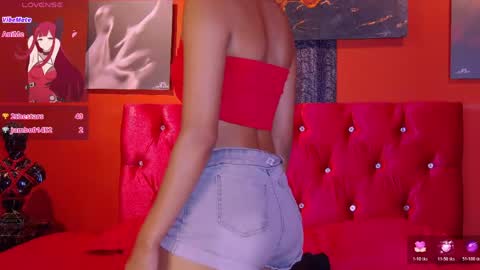 Snapshot of hottie_veronica chatting on May 18, 8:03 pm Veronica independent model online show from May 18, 8:03 pm