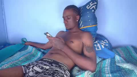 Snapshot of hottiekingny chatting on September 18, 12:45 am independent Model online show from September 18, 12:45 am