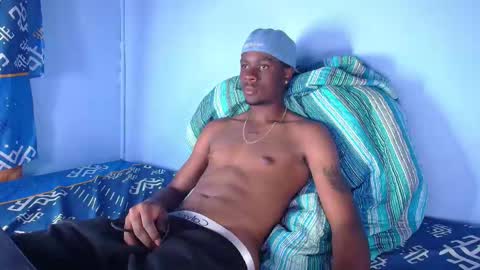 Snapshot of hottiekingny chatting on October 15, 10:10 pm independent Model online show from October 15, 10:10 pm