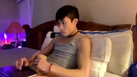 Snapshot of hottiewithabody101 chatting on May 3, 12:44 pm hottiewithabody101 online show from May 3, 12:44 pm