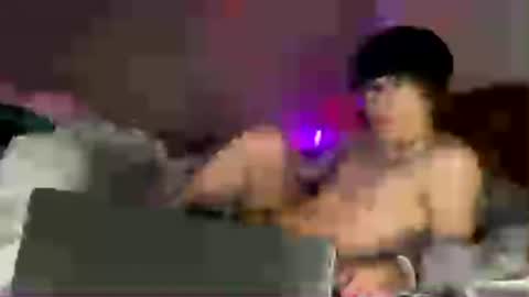 Snapshot of hottiewithabody101 chatting on June 16, 12:02 am hottiewithabody101 online show from June 16, 12:02 am