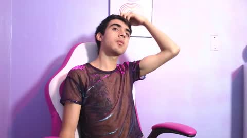 hottiie_guy online show from December 1, 7:08 pm