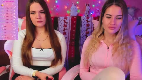 Snapshot of hotty_girls_here chatting on December 11, 6:14 am Ivanna and Jessica online show from December 11, 6:14 am