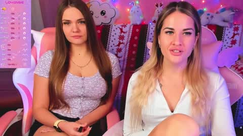 Snapshot of hotty_girls_here chatting on December 15, 1:22 pm Ivanna and Jessica online show from December 15, 1:22 pm