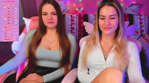 Snapshot of hotty_girls_here chatting on December 23, 6:11 am Ivanna and Jessica online show from December 23, 6:11 am