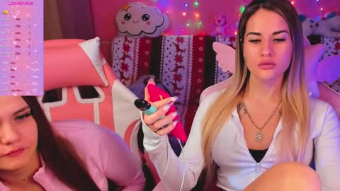 Snapshot of hotty_girls_here chatting on December 30, 1:03 pm Ivanna and Jessica online show from December 30, 1:03 pm