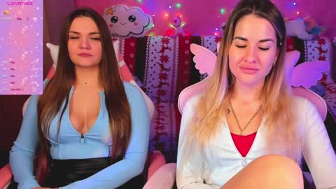 Snapshot of hotty_girls_here chatting on January 11, 6:35 am Ivanna and Jessica online show from January 11, 6:35 am