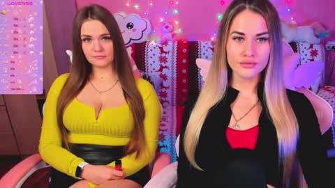 Snapshot of hotty_girls_here chatting on February 2, 6:04 am Ivanna and Jessica online show from February 2, 6:04 am