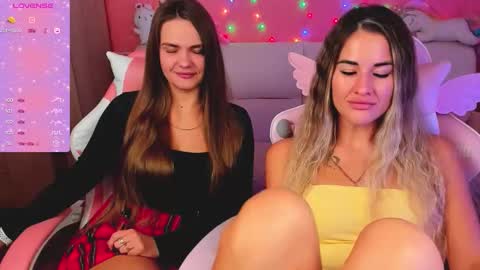 Snapshot of hotty_girls_here chatting on September 17, 6:15 am Ivanna and Jessica online show from September 17, 6:15 am