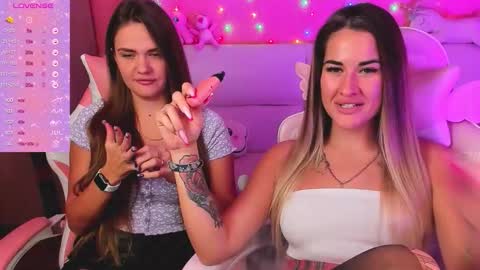 Snapshot of hotty_girls_here chatting on September 26, 6:06 am Ivanna and Jessica online show from September 26, 6:06 am