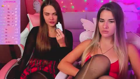 Snapshot of hotty_girls_here chatting on September 28, 12:10 pm Ivanna and Jessica online show from September 28, 12:10 pm