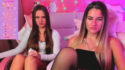 Snapshot of hotty_girls_here chatting on October 8, 6:11 am Ivanna and Jessica online show from October 8, 6:11 am