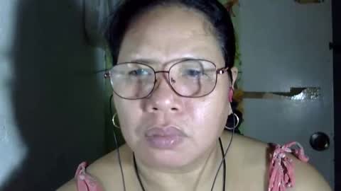 Snapshot of hottycrissy4u chatting on May 7, 3:23 am hottycrissy4u online show from May 7, 3:23 am
