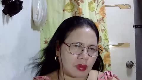 Snapshot of hottycrissy4u chatting on May 16, 2:05 pm hottycrissy4u online show from May 16, 2:05 pm