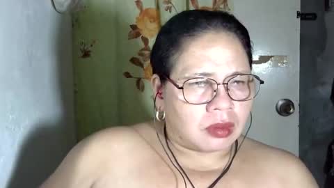 Snapshot of hottycrissy4u chatting on May 20, 4:57 pm hottycrissy4u online show from May 20, 4:57 pm
