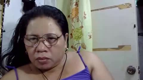 Snapshot of hottycrissy4u chatting on May 22, 11:27 am hottycrissy4u online show from May 22, 11:27 am