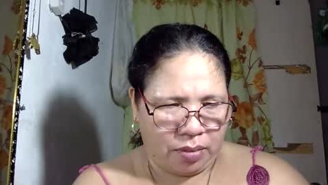 Snapshot of hottycrissy4u chatting on May 23, 7:35 am hottycrissy4u online show from May 23, 7:35 am