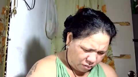 Snapshot of hottycrissy4u chatting on May 24, 10:37 pm hottycrissy4u online show from May 24, 10:37 pm