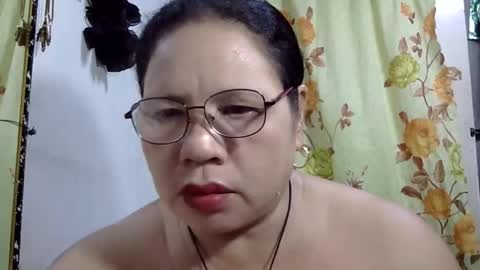 Snapshot of hottycrissy4u chatting on May 27, 5:10 pm hottycrissy4u online show from May 27, 5:10 pm