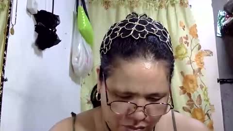 Snapshot of hottycrissy4u chatting on June 11, 5:49 am hottycrissy4u online show from June 11, 5:49 am