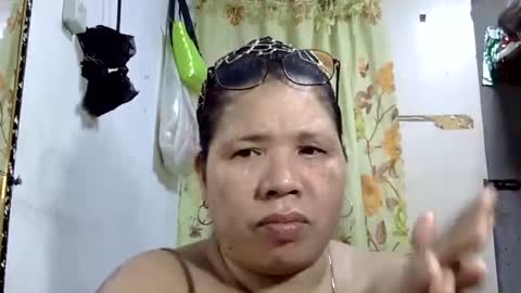hottycrissy4u online show from June 14, 5:20 am