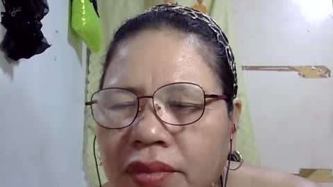 hottycrissy4u online show from June 17, 7:04 pm
